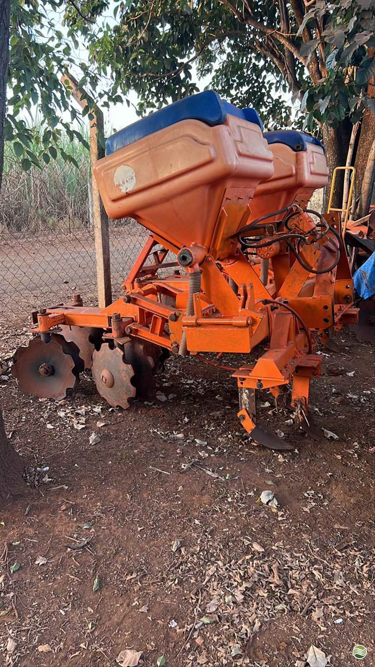 IMPLEMENTOS AGRICOLAS CULTIVADOR 2 LINHAS ADUBADOR Marcão Tratores UBERABA MINAS GERAIS MG